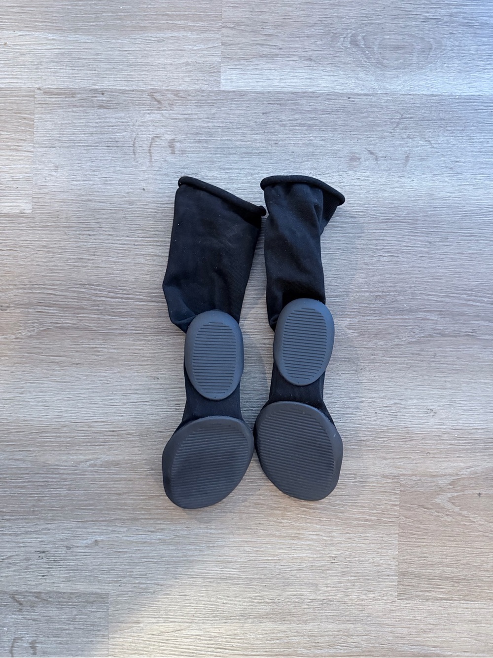 Yeezy Pods Size 1